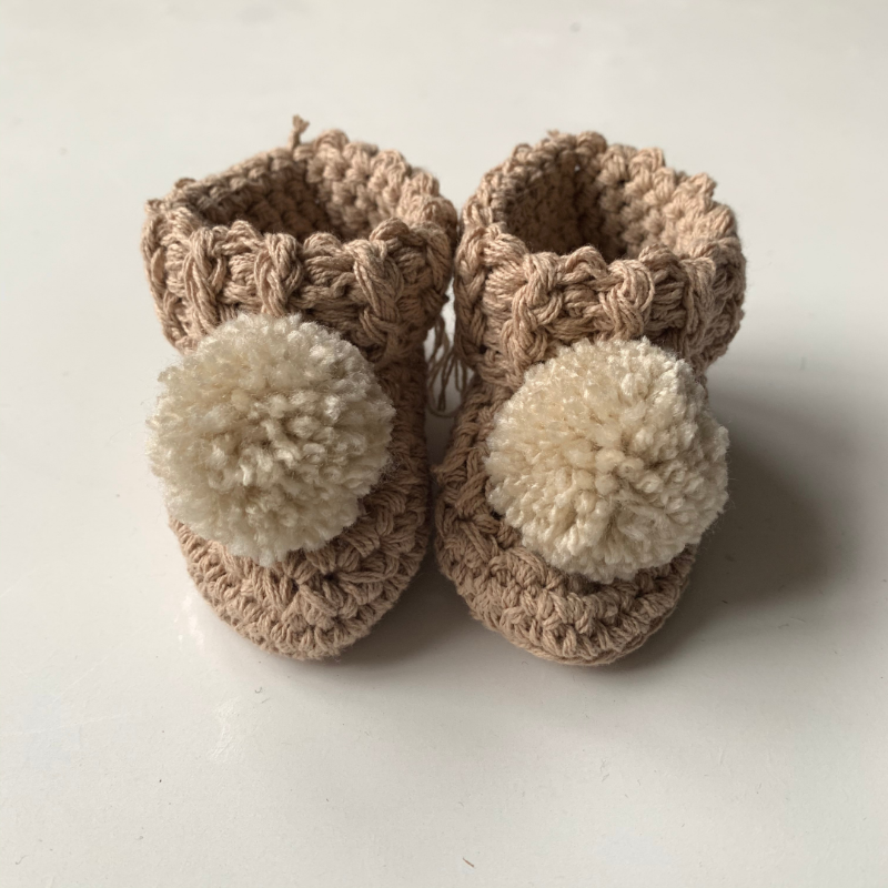 Organic cotton pom pom booties