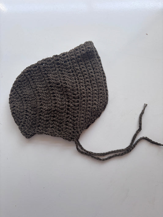 organic cotton brimmed bonnet