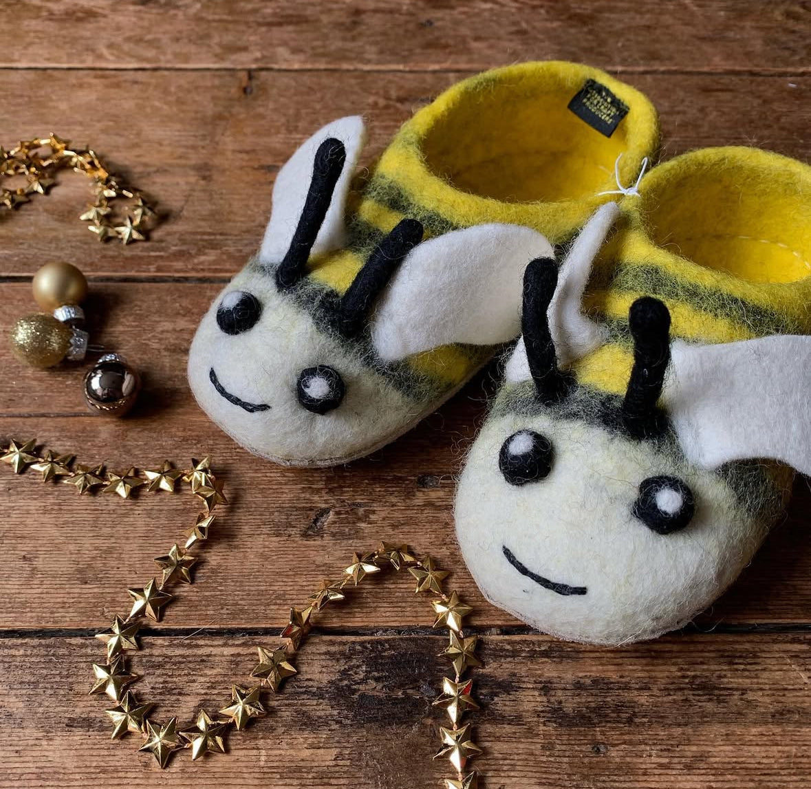 Kids felt slippers